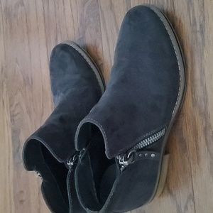Xappeal short boots; color: charcoal; Women's size 8; excellent condition
